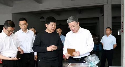 余姚市市委书记傅贵荣调查天一活性炭有限公司